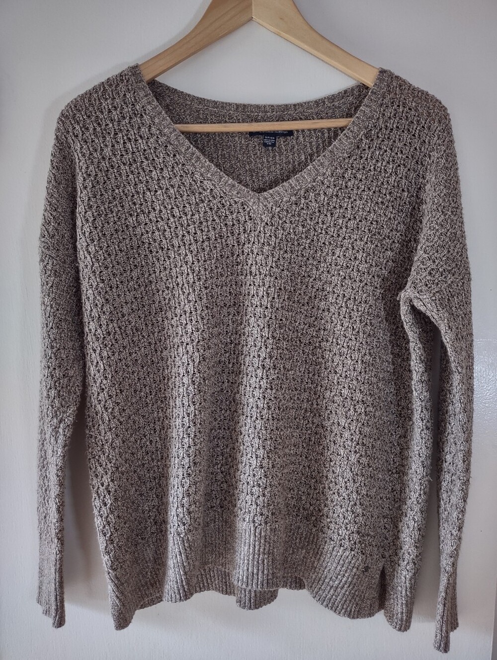 American Eagle Outfitters Women's Small Brown Taupe Knit Sweater V Neck Pullover